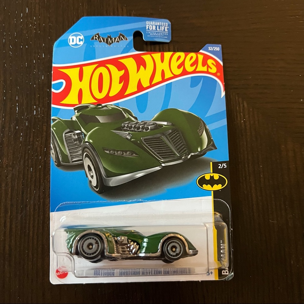 Hot Wheels Green  Batman Arkham Asylum Batmobile 32/250
